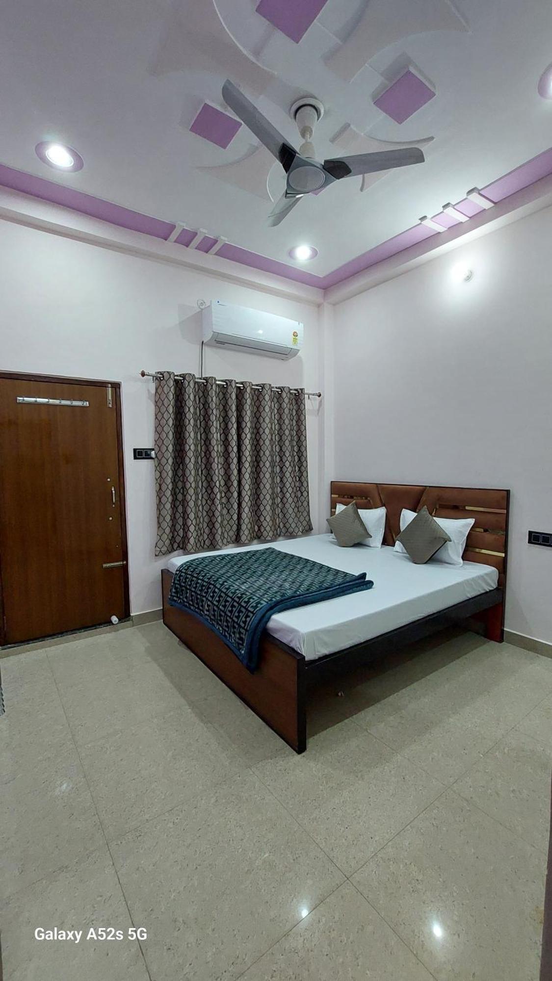 Narayani Paying Guest House Varanasi Bagian luar foto