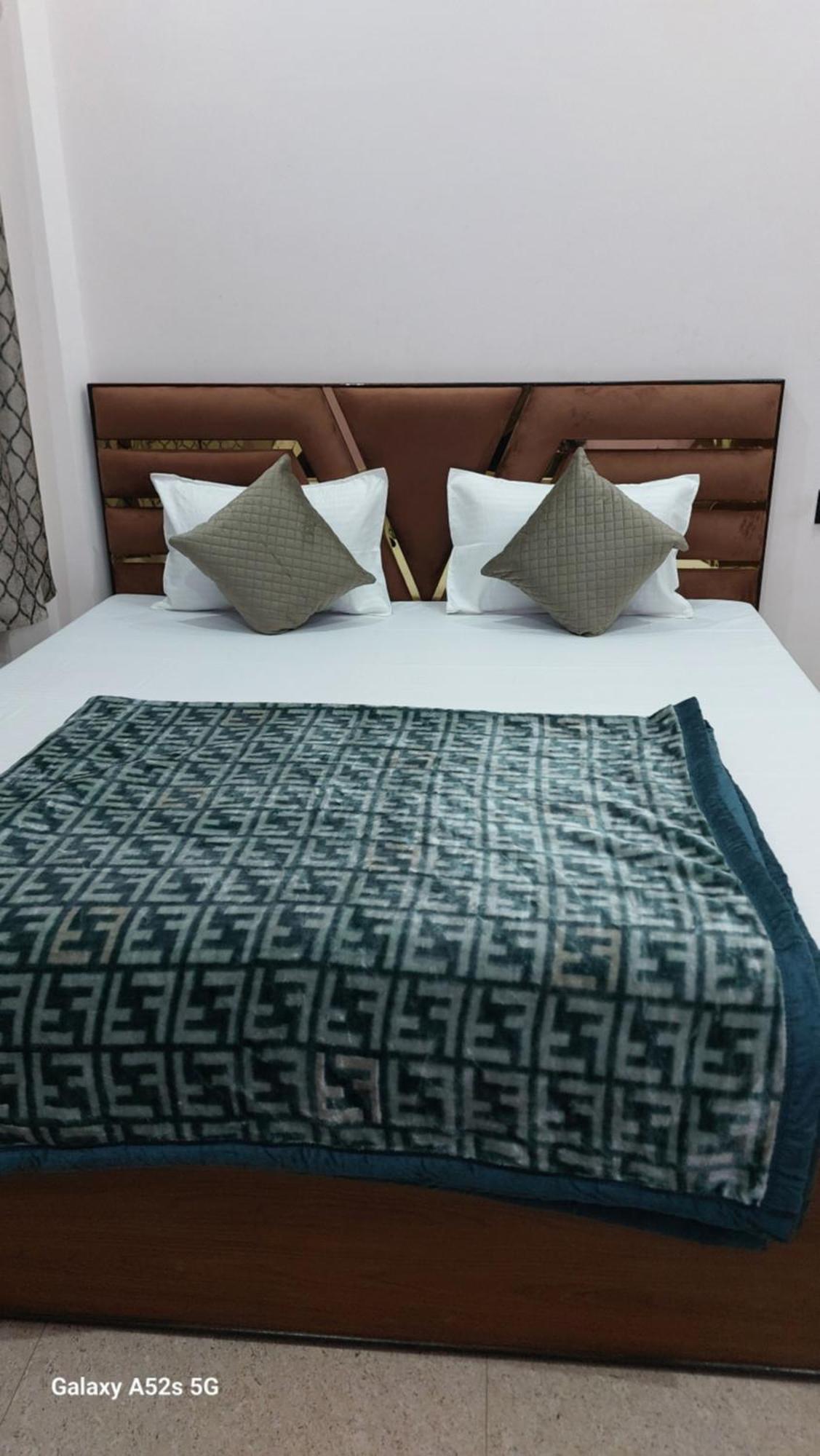 Narayani Paying Guest House Varanasi Bagian luar foto