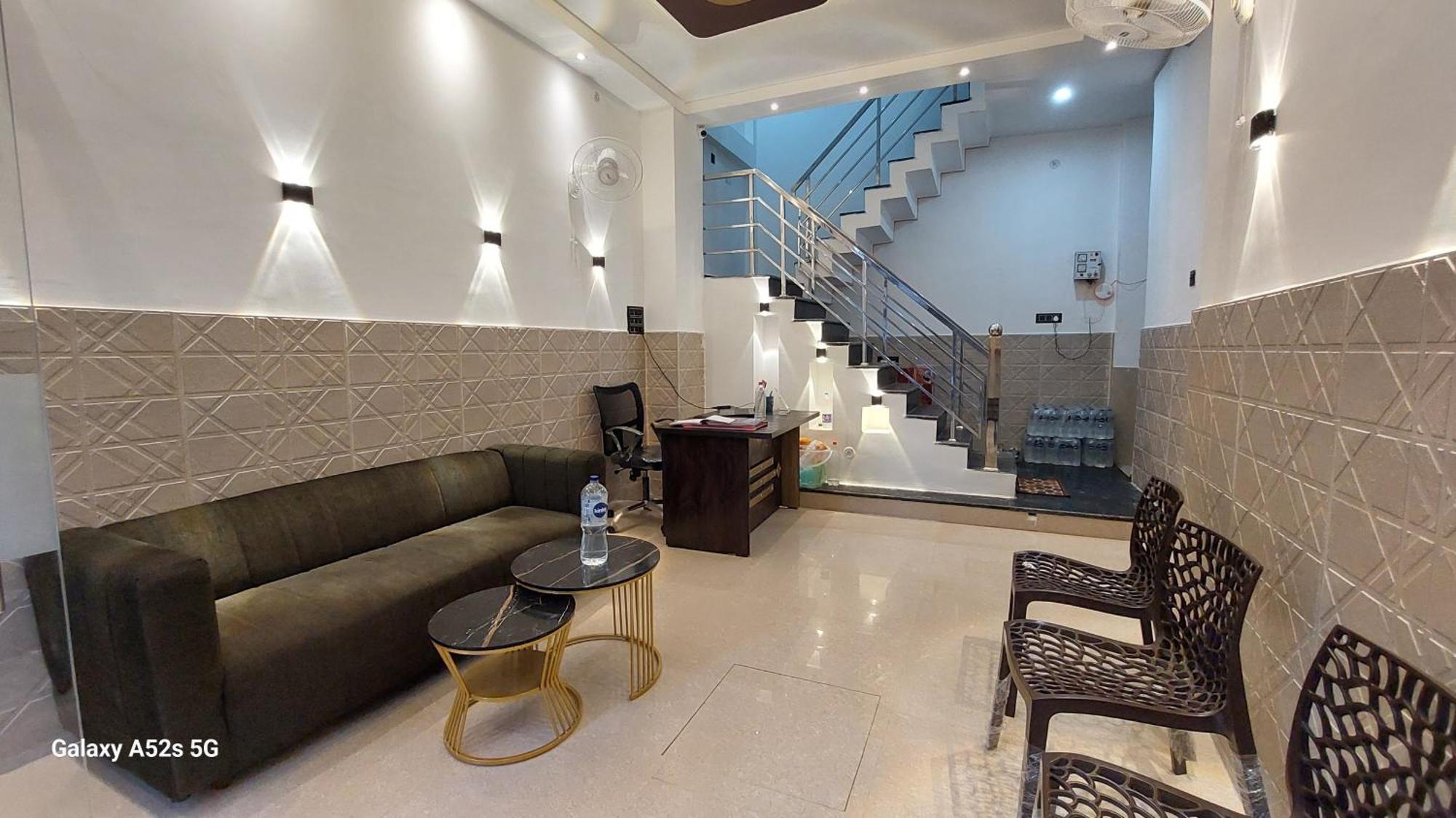 Narayani Paying Guest House Varanasi Bagian luar foto