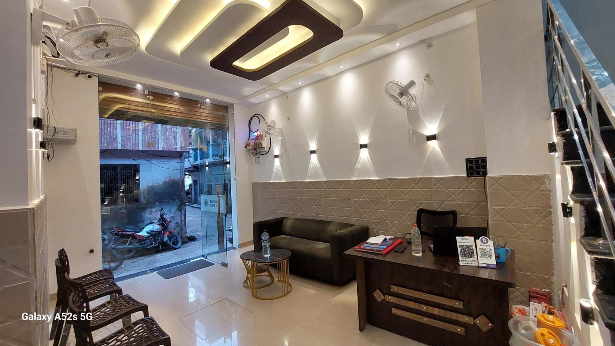Narayani Paying Guest House Varanasi Bagian luar foto